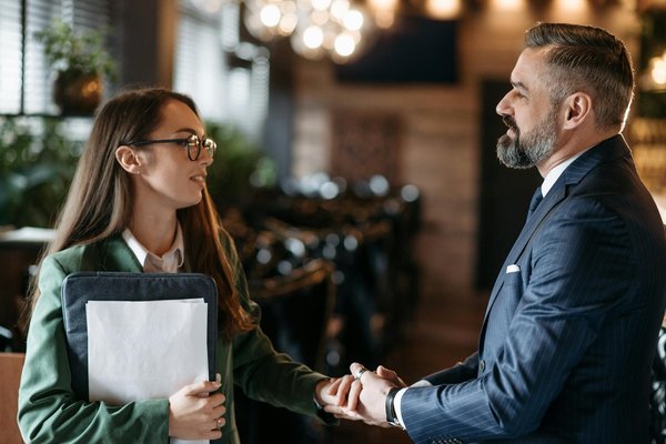 Pour le salarié porté : quel statut offre le portage salarial ?